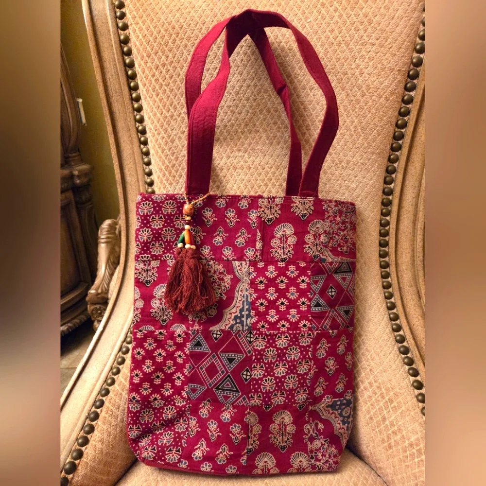 Elegant Red Patchwork Tote Bag - Picture 1 of 4